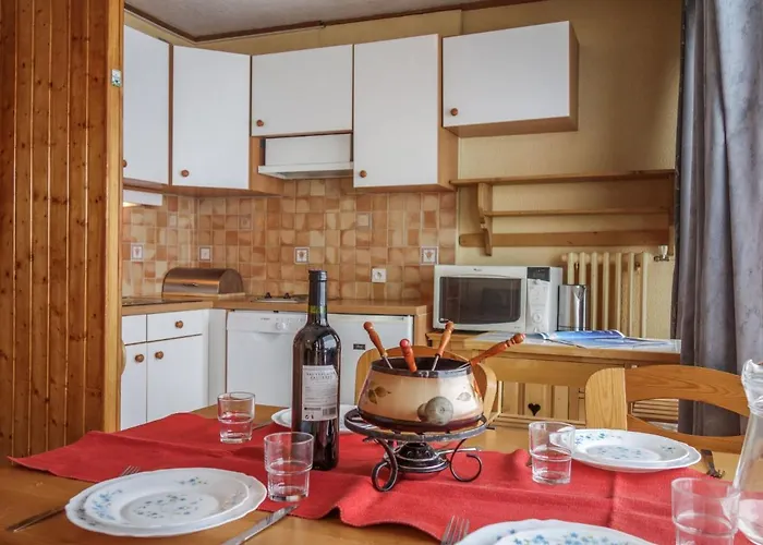 Apartment Les Pistes - Lavachet-2 By Interhome