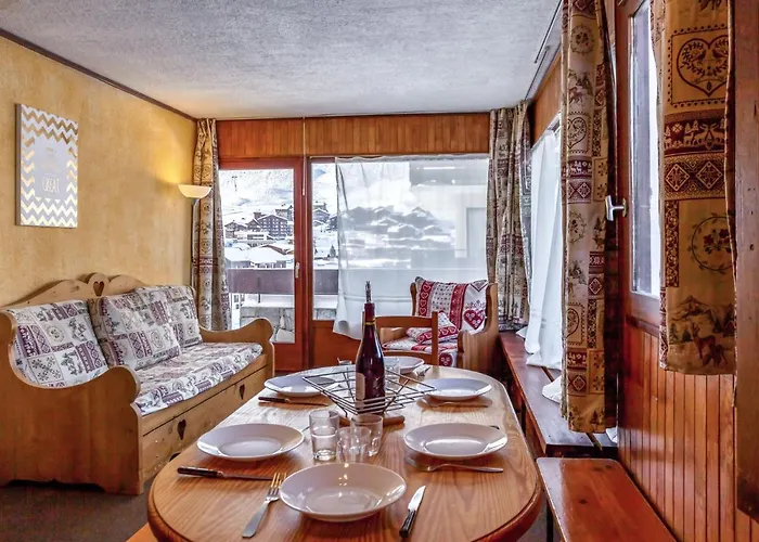 Apartment Les Pistes - Lavachet-2 By Interhome